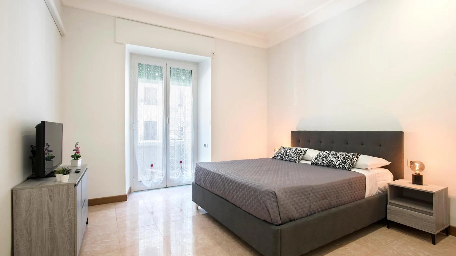 Appartamento Appia Luxe - A Poche Fermate Del Centro Roma