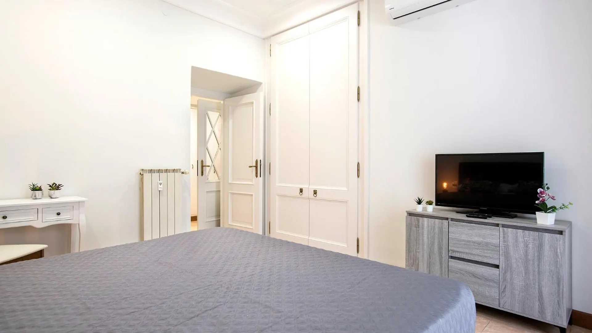 Appartamento Appia Luxe - A Poche Fermate Del Centro Roma