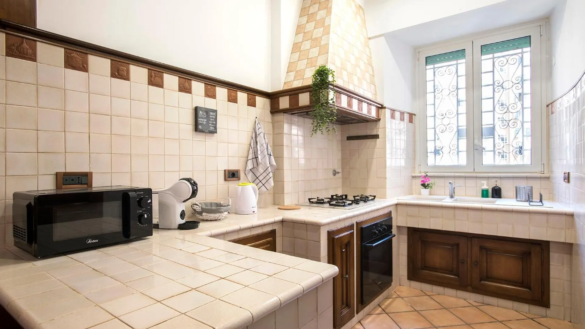 Appartamento Appia Luxe - A Poche Fermate Del Centro Roma